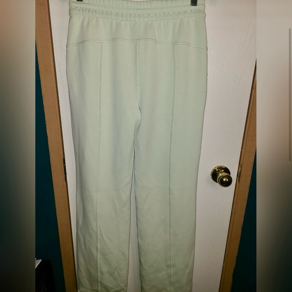 Lululemon Softstreme High-Rise Pant *Full Length
Kohlrabi Green - Picture 6 of 7